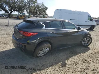2018 Infiniti QX30 Luxury z VIN SJKCH5CP7JA053928, wystawiony jako Copart lot #84710794 z przebiegiem 139 206 mil mil oraz Nie do naprawy • Non repairable. Historia ofert i sprzedaży dostępna na DreamBid. Obrazek 3.