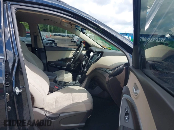 2017 Hyundai Santa Fe 2.4L z VIN 5NMZU3LB5HH043545, wystawiony jako IAAI lot #42244550 z przebiegiem 84 464 mil mil oraz . Historia ofert i sprzedaży dostępna na DreamBid. Obrazek 5.