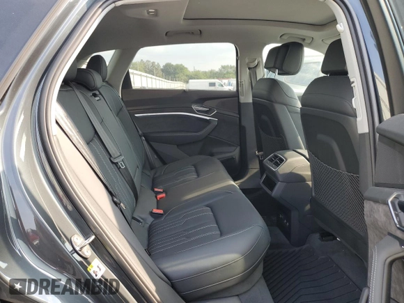 2019 Audi e-tron Prestige with VIN WA1VABGE6KB017421, listed as a Copart auction lot 64693833 with 41,396 mi miles. Bid and sale history available at carsss.com. Image 10.