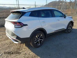 2025 Kia Sportage EX with VIN 5XYK3CDF4SG246952, listed as a IAAI auction lot 41754553 with 2,798 mi miles and . Bid and sale history available at carsss.com. Image 4.