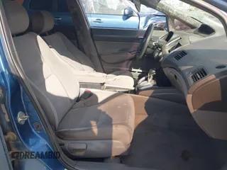 2006 Honda Civic LX z VIN 1HGFA16596L015444, wystawiony jako IAAI lot #41954653 z przebiegiem 317 779 mil mil oraz . Historia ofert i sprzedaży dostępna na DreamBid. Obrazek 5.