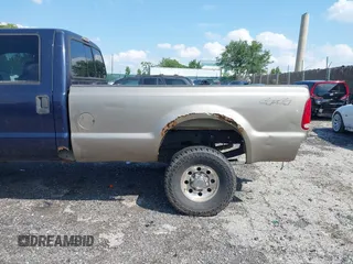 2004 Ford F-250 XL z VIN 1FTNW21LX4ED06723, wystawiony jako IAAI lot #42709096 z przebiegiem 115 613 mil mil oraz . Historia ofert i sprzedaży dostępna na DreamBid. Obrazek 17.
