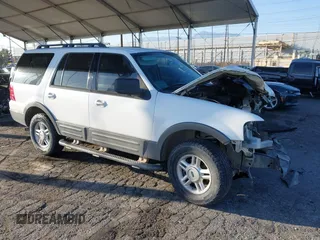 2005 Ford Expedition Special Service with VIN 1FMPU15575LA65295, listed as a IAAI auction lot 41658019 with 200,948 mi miles. Bid and sale history available at carsss.com. Image 1.
