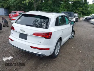 2022 Audi Q5 S line Premium z VIN WA1GAAFY2N2094208, wystawiony jako IAAI lot #42672467 z przebiegiem 26 301 mil mil oraz . Historia ofert i sprzedaży dostępna na DreamBid. Obrazek 4.