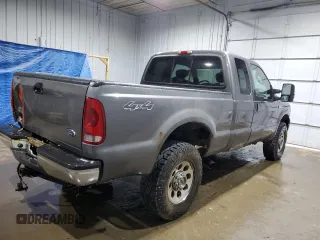 2005 Ford F-350 XL with VIN 1FTWX31P35EB41027, listed as a Copart auction lot 57124585 with 304,957 mi miles and Salvage title. Bid and sale history available at DreamBid. Image 3.