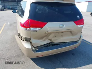 2012 Toyota Sienna LE AAS с VIN 5TDKK3DC0CS239963, выставлен на аукционе IAAI как лот 42550710 с пробегом 192 712 миль миль и . История ставок и продаж доступна на DreamBid. Изображение 6.