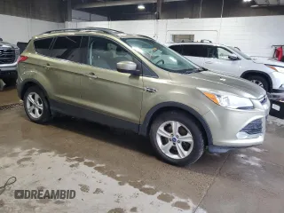 2013 Ford Escape SE z VIN 1FMCU9GX0DUA43966, wystawiony jako Copart lot #66152725 z przebiegiem 122 498 mil mil oraz Czysty tytuł • Clean title. Historia ofert i sprzedaży dostępna na DreamBid. Obrazek 4.