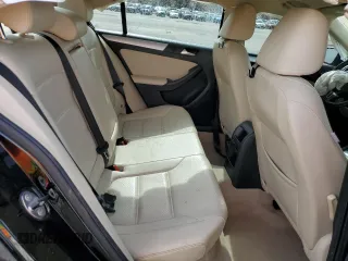 2014 Volkswagen Jetta SE с VIN 3VWD17AJ0EM332598, выставлен на аукционе Copart как лот 52392395 с пробегом 66 389 миль миль и Списание • Salvage title. История ставок и продаж доступна на DreamBid. Изображение 10.