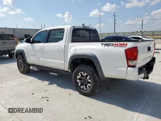 2017 Toyota Tacoma SR5 z VIN 5TFCZ5AN1HX048104, wystawiony jako Copart lot #60883165 z przebiegiem 143 856 mil mil oraz Szkoda całkowita • Salvage title. Historia ofert i sprzedaży dostępna na DreamBid. Obrazek 2.