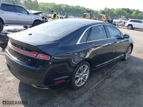 2013 Lincoln MKZ with VIN 3LN6L2GK3DR816190, listed as a IAAI auction lot 42093774 with 156,364 mi miles. Bid and sale history available at carsss.com. Image 4.