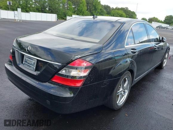 2007 Mercedes-Benz S 550 z VIN WDDNG71X47A094691, wystawiony jako IAAI lot #42251493 z przebiegiem 170 831 mil mil oraz . Historia ofert i sprzedaży dostępna na DreamBid. Obrazek 4.