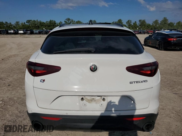 2022 Alfa Romeo Stelvio Sprint z VIN ZASPAKANXN7D28081, wystawiony jako Copart lot #70625994 z przebiegiem Nie podano mil oraz Szkody całkowita. Historia ofert i sprzedaży dostępna na DreamBid. Obrazek 6.
