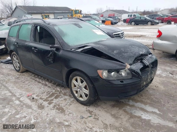 2007 Volvo V50 2.4L with VIN YV1MW382872316147, listed as a IAAI auction lot 41547724 with 275,033 mi miles. Bid and sale history available at carsss.com. Image 1.