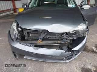 2014 Volkswagen Jetta TDI w/Sunroof & Nav с VIN 3VWPL7AJ8EM613037, выставлен на аукционе IAAI как лот 41943616 с пробегом 134 099 миль миль и . История ставок и продаж доступна на DreamBid. Изображение 6.