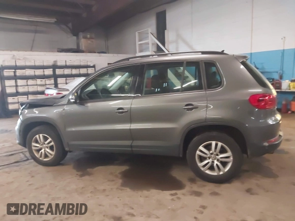 2017 Volkswagen Tiguan S with VIN WVGBV7AX4HK029270, listed as a IAAI auction lot 41984420 with 124,939 mi miles and . Bid and sale history available at DreamBid. Image 14.