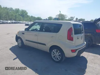 2013 Kia Soul + z VIN KNDJT2A64D7534349, wystawiony jako IAAI lot #42088079 z przebiegiem 188 990 mil mil oraz . Historia ofert i sprzedaży dostępna na DreamBid. Obrazek 3.