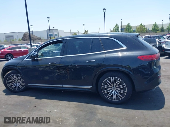 2023 Mercedes-Benz EQS 580 z VIN 4JGDM4EB5PA018484, wystawiony jako IAAI lot #42451530 z przebiegiem 24 293 mil mil oraz . Historia ofert i sprzedaży dostępna na DreamBid. Obrazek 15.