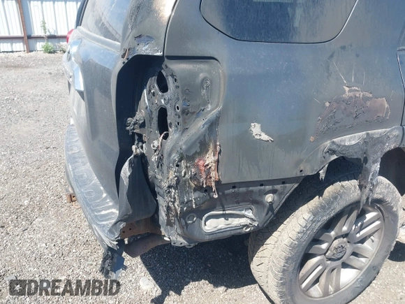 2011 Toyota 4Runner Trail z VIN JTEBU5JR2B5038483, wystawiony jako IAAI lot #42229355 z przebiegiem 207 245 mil mil oraz . Historia ofert i sprzedaży dostępna na DreamBid. Obrazek 13.