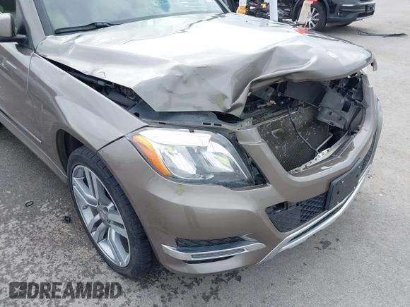 2014 Mercedes-Benz GLK 350 with VIN WDCGG5HB0EG326077, listed as a IAAI auction lot 42041401 with 122,087 mi miles and . Bid and sale history available at DreamBid. Image 18.