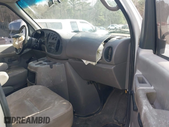 2002 Ford Econoline Cargo with VIN 1FTRE14252HB67887, listed as a IAAI auction lot 41180872 with 274,561 mi miles and . Bid and sale history available at carsss.com. Image 5.