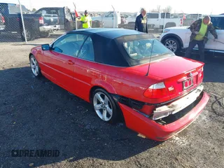 2006 BMW 3 Series 325Ci with VIN WBABW33486PX86165, listed as a IAAI auction lot 41719500 with 81,789 mi miles. Bid and sale history available at carsss.com. Image 3.
