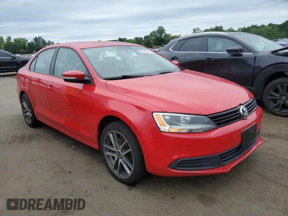 2014 Volkswagen Jetta SE z VIN 3VWD17AJ0EM262441, wystawiony jako Copart lot #62238255 z przebiegiem 140 594 mil mil oraz Czysty tytuł • Clean title. Historia ofert i sprzedaży dostępna na DreamBid. Obrazek 4.