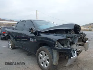 2018 Ram 2500 Tradesman z VIN 3C6UR5CL0JG369584, wystawiony jako IAAI lot #41424493 z przebiegiem Nie podano mil oraz . Historia ofert i sprzedaży dostępna na DreamBid. Obrazek 1.