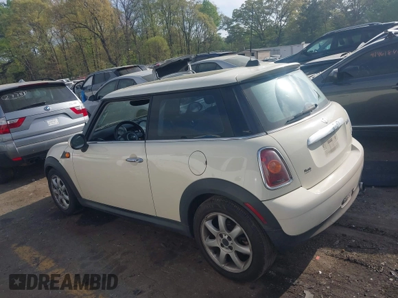 2007 MINI Hardtop with VIN WMWMF33587TT52466, listed as a IAAI auction lot 41964371 with 129,842 mi miles and . Bid and sale history available at DreamBid. Image 14.