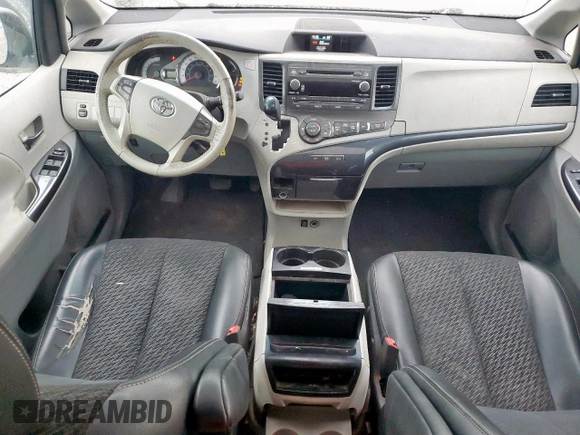 2011 Toyota Sienna SE with VIN 5TDXK3DC1BS058195, listed as a Copart auction lot 55395835 with 172,413 mi miles and Salvage title. Bid and sale history available at DreamBid. Image 8.