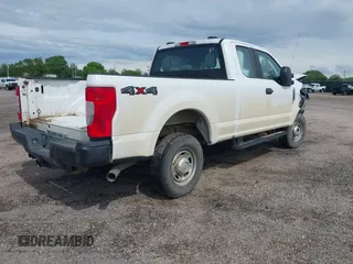 2020 Ford F-250 XL с VIN 1FT7X2B66LED41286, выставлен на аукционе IAAI как лот 42108623 с пробегом Не указан миль и . История ставок и продаж доступна на DreamBid. Изображение 4.