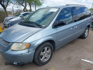 2005 Dodge Caravan SXT with VIN 2D4GP44L75R193138, listed as a IAAI auction lot 42073429 with 206,915 mi miles and . Bid and sale history available at DreamBid. Image 17.