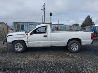 2007 Chevrolet Silverado 1500 Classic Work Truck with VIN 1GCEC14X77Z132477, listed as a IAAI auction lot 41651740 with 134,681 mi miles. Bid and sale history available at carsss.com. Image 14.