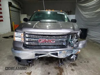 2012 GMC Sierra 2500HD SLE with VIN 1GT120CGXCF180421, listed as a Copart auction lot 56221405 with 62,006 mi miles and Salvage title. Bid and sale history available at DreamBid. Image 5.