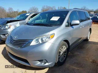 2016 Toyota Sienna XLE with VIN 5TDYK3DC4GS739785, listed as a IAAI auction lot 41513038 with 71,935 mi miles. Bid and sale history available at carsss.com. Image 18.