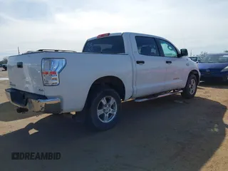 2008 Toyota Tundra z VIN 5TFDV54128X076597, wystawiony jako IAAI lot #41602163 z przebiegiem Nie podano mil oraz . Historia ofert i sprzedaży dostępna na DreamBid. Obrazek 4.