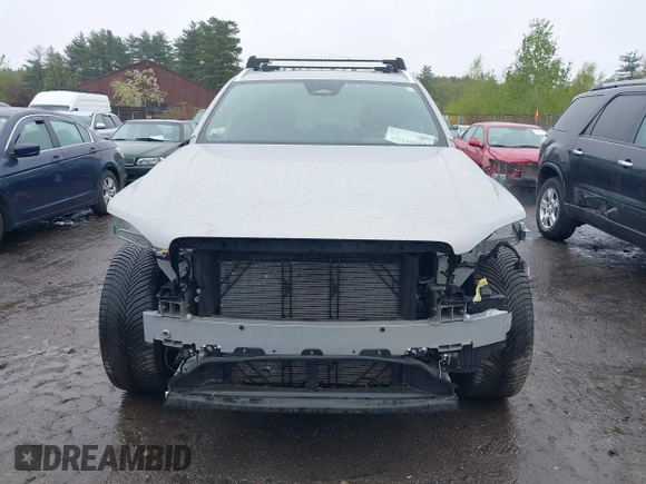 2023 Volvo XC90 Plus z VIN YV4062PN7P1954726, wystawiony jako IAAI lot #42049981 z przebiegiem 31 606 mil mil oraz . Historia ofert i sprzedaży dostępna na DreamBid. Obrazek 13.