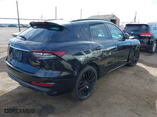 2022 Maserati Levante GT with VIN ZN661XUAXNX400339, listed as a IAAI auction lot 41515920 with 48,360 mi miles. Bid and sale history available at carsss.com. Image 4.