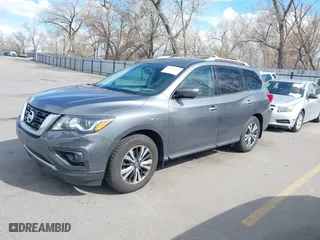 2017 Nissan Pathfinder S with VIN 5N1DR2MM9HC604555, listed as a IAAI auction lot 41954533 with 164622 miles. Bid and sale history available at carsss.com. Image 17.