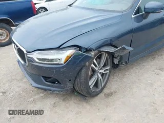 2019 Volvo XC60 Momentum с VIN LYVA22RK6KB219906, выставлен на аукционе IAAI как лот 42484901 с пробегом 80 109 миль миль и . История ставок и продаж доступна на DreamBid. Изображение 6.