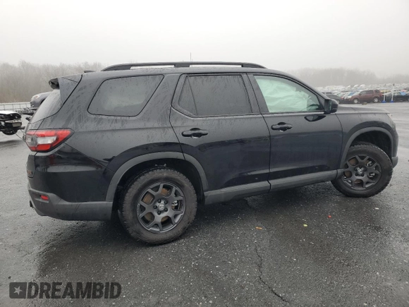 2025 Honda Pilot TrailSport with VIN 5FNYG1H61SB007167, listed as a Copart auction lot 85424184 with 8,507 mi miles and Salvage Title. Bid and sale history available at carsss.com. Image 3.