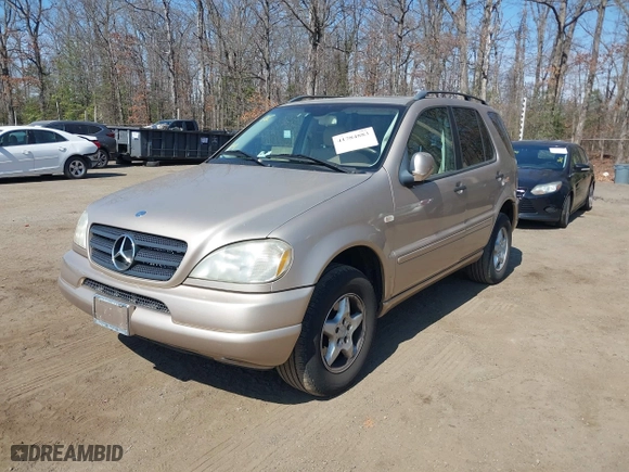 2001 Mercedes-Benz M-Class with VIN 4JGAB54E91A251754, listed as a IAAI auction lot 41784883 with 148,288 mi miles. Bid and sale history available at carsss.com. Image 2.