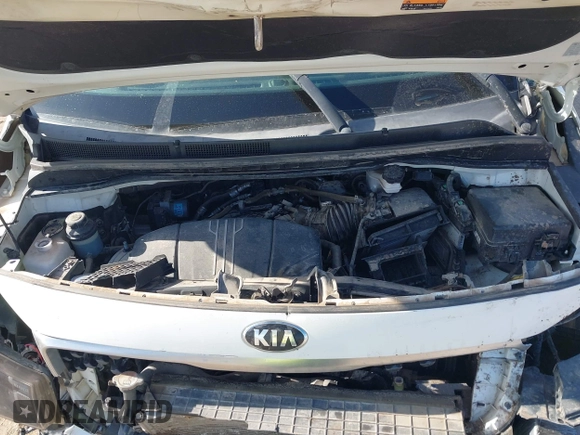 2016 Kia Sedona LX with VIN KNDMB5C18G6142343, listed as a IAAI auction lot 41889625 with 95,001 mi miles. Bid and sale history available at carsss.com. Image 10.