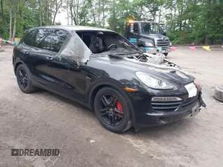 2011 Porsche Cayenne S Hybrid с VIN WP1AE2A22BLA93847, выставлен на аукционе IAAI как лот 42507754 с пробегом Не указан миль и . История ставок и продаж доступна на DreamBid. Изображение 1.