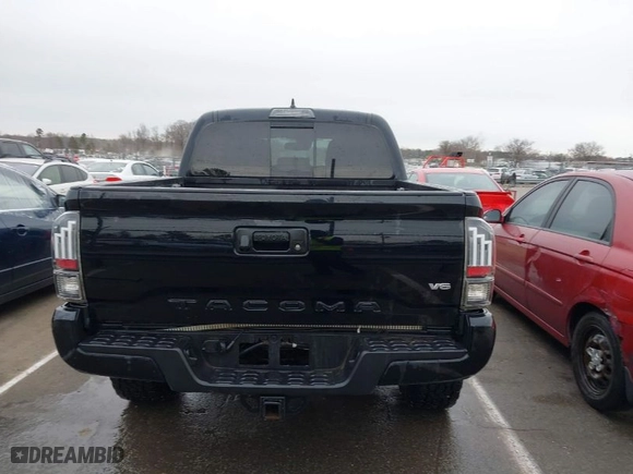 2019 Toyota Tacoma 4WD SR with VIN 3TMCZ5AN1KM247618, listed as a IAAI auction lot 41734570 with 68,796 mi miles. Bid and sale history available at carsss.com. Image 16.