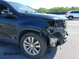 2011 Kia Sorento EX with VIN 5XYKUDA27BG053442, listed as a IAAI auction lot 42062265 with 120,996 mi miles. Bid and sale history available at carsss.com. Image 12.