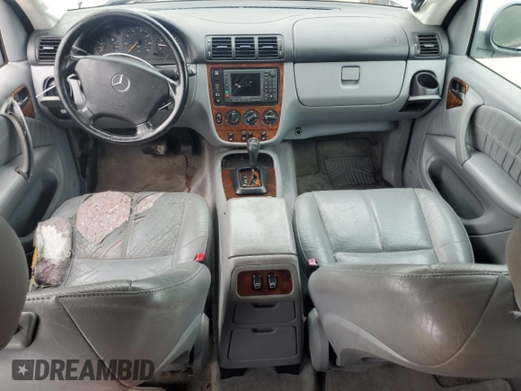 2000 Mercedes-Benz M 320/430/500 z VIN 4JGAB54E8YA214902, wystawiony jako Copart lot #46238825 z przebiegiem Nie podano mil oraz Szkoda całkowita • Salvage title. Historia ofert i sprzedaży dostępna na DreamBid. Obrazek 8.