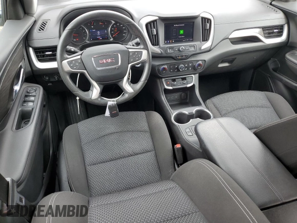 2022 GMC Terrain SLE z VIN 3GKALMEV6NL143864, wystawiony jako Copart lot #42640765 z przebiegiem 24 300 mil mil oraz Czysty tytuł • Clean title. Historia ofert i sprzedaży dostępna na DreamBid. Obrazek 8.