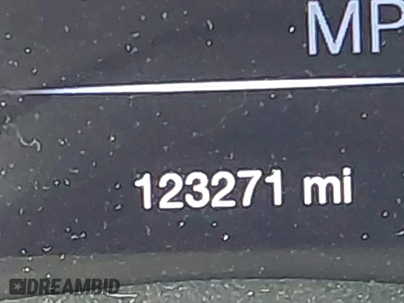2017 Jeep Grand Cherokee Laredo z VIN 1C4RJFAG1HC744669, wystawiony jako IAAI lot #42269885 z przebiegiem 123 271 mil mil oraz . Historia ofert i sprzedaży dostępna na DreamBid. Obrazek 15.