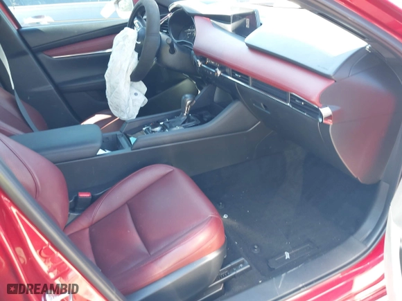 2019 Mazda Mazda3 Hatchback w/Premium Pkg with VIN JM1BPBNMXK1143918, listed as a IAAI auction lot 41774753 with 28,340 mi miles. Bid and sale history available at carsss.com. Image 5.