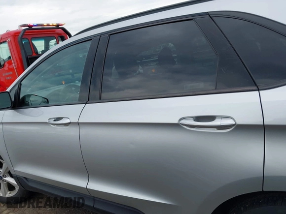 2015 Ford Edge SE с VIN 2FMPK4G98FBB90220, выставлен на аукционе IAAI как лот 42622601 с пробегом 134 758 миль миль и . История ставок и продаж доступна на DreamBid. Изображение 14.